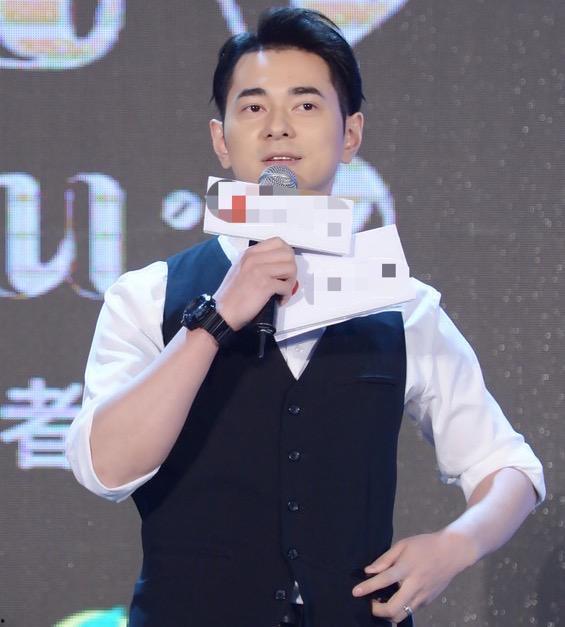 名字带洛的明星,揭秘带“洛”明星的星光之路