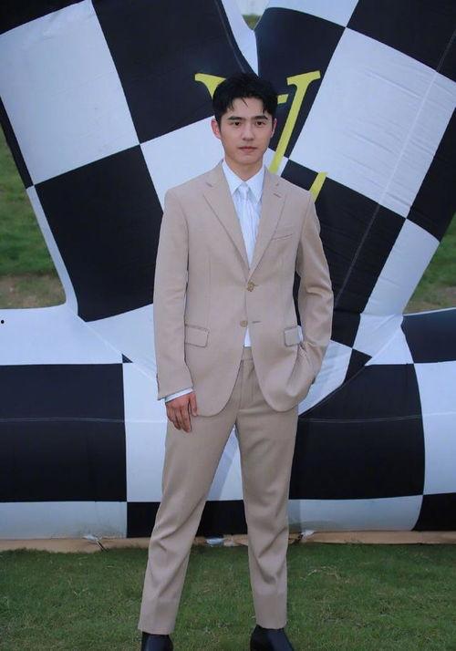 明星夏季男,明星们的时尚夏季男生穿搭指南